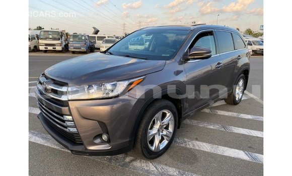 Buy Import Toyota Highlander Other Car in Import - Dubai in Region of Bouenza Buy Import Toyota Highlander Other Car in Import - Dubai in Region of Bouenza
