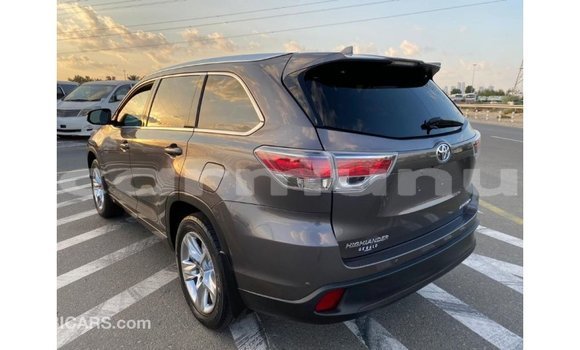 Buy Import Toyota Highlander Other Car in Import - Dubai in Region of Bouenza Buy Import Toyota Highlander Other Car in Import - Dubai in Region of Bouenza
