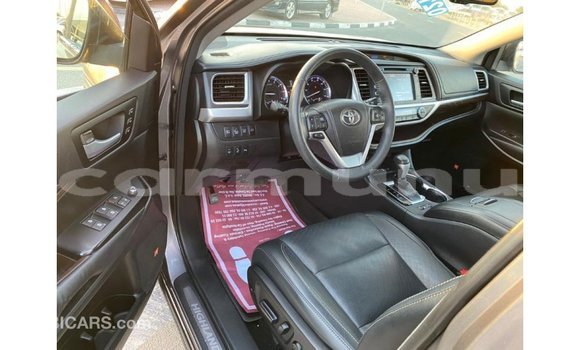 Buy Import Toyota Highlander Other Car in Import - Dubai in Region of Bouenza Buy Import Toyota Highlander Other Car in Import - Dubai in Region of Bouenza