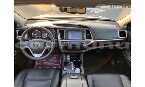 Buy Import Toyota Highlander Other Car in Import - Dubai in Region of Bouenza Buy Import Toyota Highlander Other Car in Import - Dubai in Region of Bouenza
