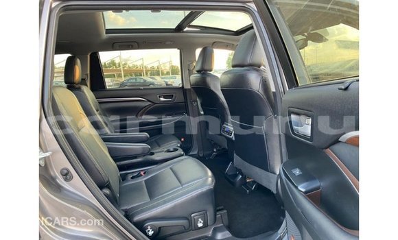 Buy Import Toyota Highlander Other Car in Import - Dubai in Region of Bouenza Buy Import Toyota Highlander Other Car in Import - Dubai in Region of Bouenza