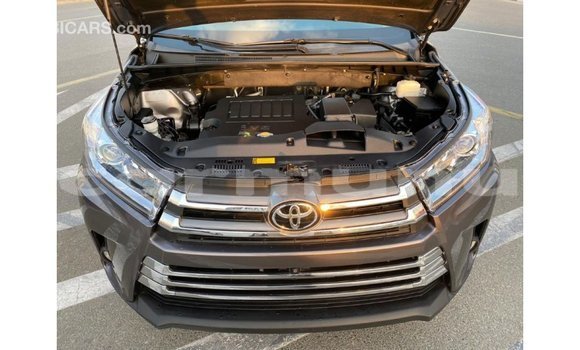 Buy Import Toyota Highlander Other Car in Import - Dubai in Region of Bouenza Buy Import Toyota Highlander Other Car in Import - Dubai in Region of Bouenza