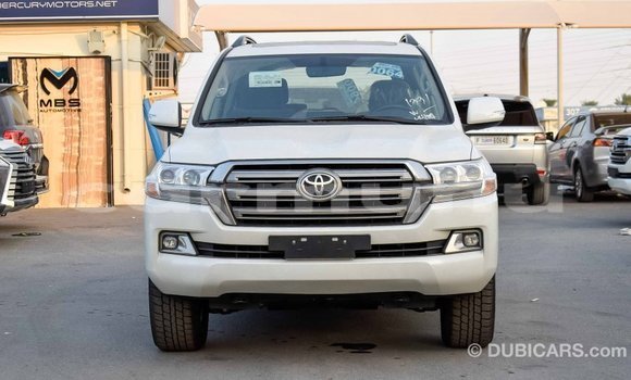 Acheter Import Voiture Toyota Land Cruiser Blanc à Import - Dubai, Région de la Bouenza Acheter Import Voiture Toyota Land Cruiser Blanc à Import - Dubai, Région de la Bouenza