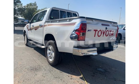 Buy Import Toyota Hilux White Car in Import - Dubai in Region of Bouenza Buy Import Toyota Hilux White Car in Import - Dubai in Region of Bouenza
