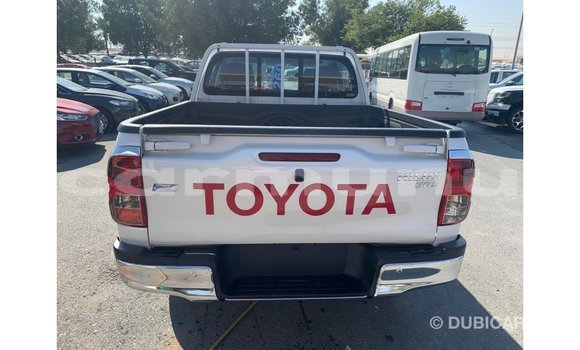 Buy Import Toyota Hilux White Car in Import - Dubai in Region of Bouenza Buy Import Toyota Hilux White Car in Import - Dubai in Region of Bouenza