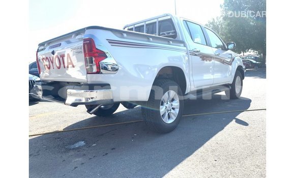 Buy Import Toyota Hilux White Car in Import - Dubai in Region of Bouenza Buy Import Toyota Hilux White Car in Import - Dubai in Region of Bouenza