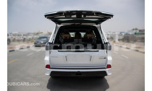 Acheter Import Voiture Lexus LX Blanc à Import - Dubai, Région de la Bouenza Acheter Import Voiture Lexus LX Blanc à Import - Dubai, Région de la Bouenza