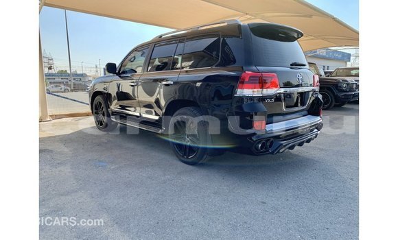 Acheter Import Voiture Toyota Land Cruiser Noir à Import - Dubai, Région de la Bouenza Acheter Import Voiture Toyota Land Cruiser Noir à Import - Dubai, Région de la Bouenza