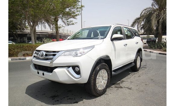 Acheter Import Voiture Toyota Fortuner Blanc à Import - Dubai, Région de la Bouenza Acheter Import Voiture Toyota Fortuner Blanc à Import - Dubai, Région de la Bouenza