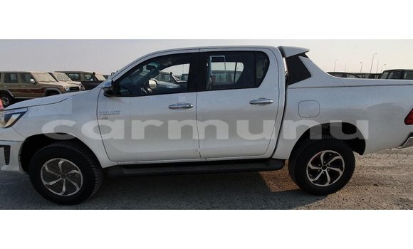 Acheter Import Voiture Toyota Hilux Blanc à Import - Dubai, Région de la Bouenza Acheter Import Voiture Toyota Hilux Blanc à Import - Dubai, Région de la Bouenza