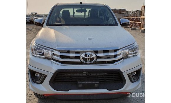 Acheter Import Voiture Toyota Hilux Blanc à Import - Dubai, Région de la Bouenza Acheter Import Voiture Toyota Hilux Blanc à Import - Dubai, Région de la Bouenza