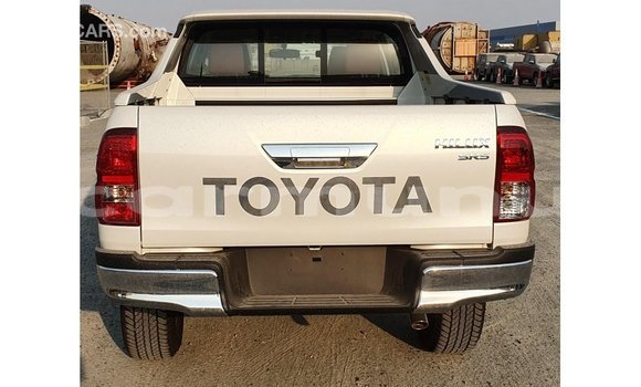 Acheter Import Voiture Toyota Hilux Blanc à Import - Dubai, Région de la Bouenza Acheter Import Voiture Toyota Hilux Blanc à Import - Dubai, Région de la Bouenza
