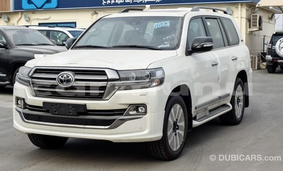 Buy Import Toyota Land Cruiser White Car in Import - Dubai in Region of Bouenza Buy Import Toyota Land Cruiser White Car in Import - Dubai in Region of Bouenza