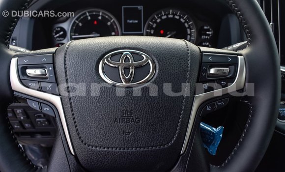 Buy Import Toyota Land Cruiser White Car in Import - Dubai in Region of Bouenza Buy Import Toyota Land Cruiser White Car in Import - Dubai in Region of Bouenza