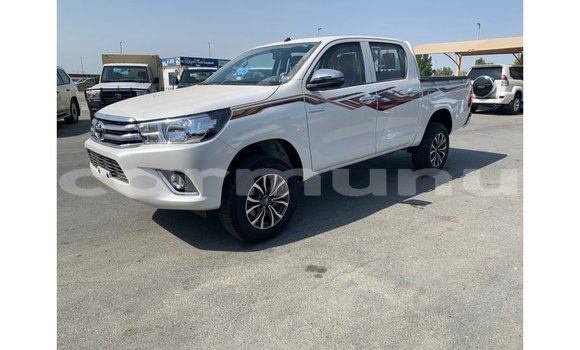 Buy Import Toyota Hilux White Car in Import - Dubai in Region of Bouenza Buy Import Toyota Hilux White Car in Import - Dubai in Region of Bouenza