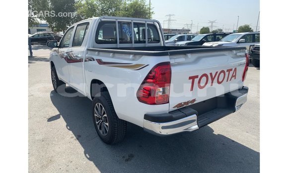 Buy Import Toyota Hilux White Car in Import - Dubai in Region of Bouenza Buy Import Toyota Hilux White Car in Import - Dubai in Region of Bouenza