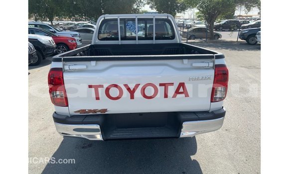 Buy Import Toyota Hilux White Car in Import - Dubai in Region of Bouenza Buy Import Toyota Hilux White Car in Import - Dubai in Region of Bouenza