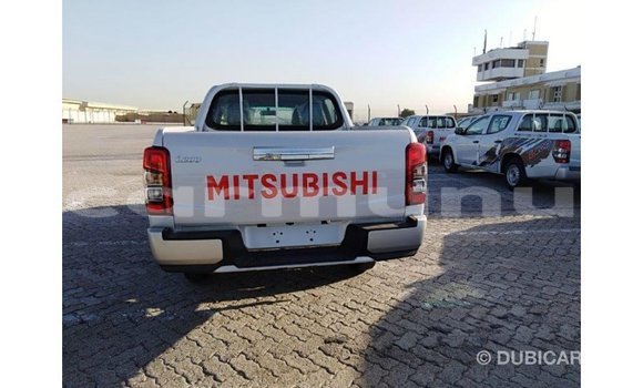 Buy Import Mitsubishi L200 White Car in Import - Dubai in Region of Bouenza Buy Import Mitsubishi L200 White Car in Import - Dubai in Region of Bouenza