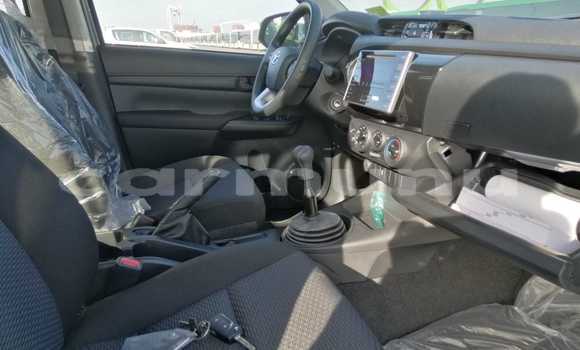 Acheter Neuf Voiture Toyota Hilux Blanc à Import - Dubai, Région de la Bouenza Acheter Neuf Voiture Toyota Hilux Blanc à Import - Dubai, Région de la Bouenza