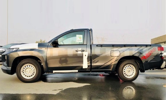 Acheter Neuf Voiture Mitsubishi L200 Blanc à Import - Dubai, Région de la Bouenza Acheter Neuf Voiture Mitsubishi L200 Blanc à Import - Dubai, Région de la Bouenza