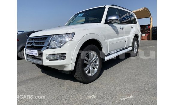 Buy Import Mitsubishi Pajero White Car in Import - Dubai in Region of Bouenza Buy Import Mitsubishi Pajero White Car in Import - Dubai in Region of Bouenza