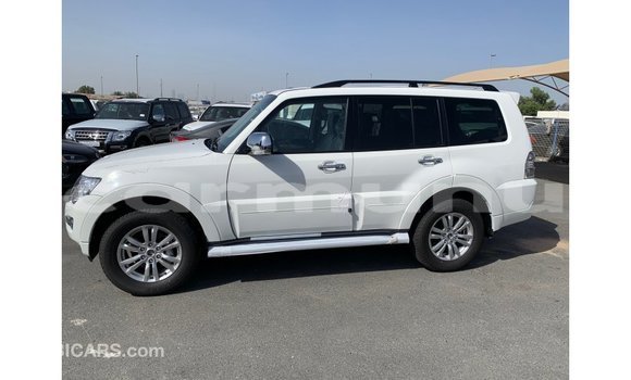 Buy Import Mitsubishi Pajero White Car in Import - Dubai in Region of Bouenza Buy Import Mitsubishi Pajero White Car in Import - Dubai in Region of Bouenza