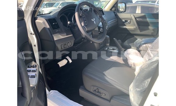 Buy Import Mitsubishi Pajero White Car in Import - Dubai in Region of Bouenza Buy Import Mitsubishi Pajero White Car in Import - Dubai in Region of Bouenza