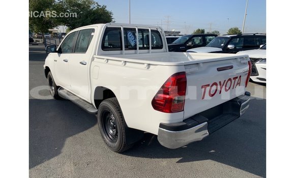 Buy Import Toyota Hilux White Car in Import - Dubai in Region of Bouenza Buy Import Toyota Hilux White Car in Import - Dubai in Region of Bouenza