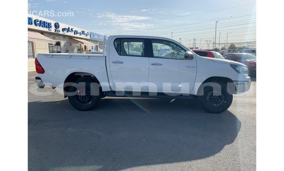 Buy Import Toyota Hilux White Car in Import - Dubai in Region of Bouenza Buy Import Toyota Hilux White Car in Import - Dubai in Region of Bouenza