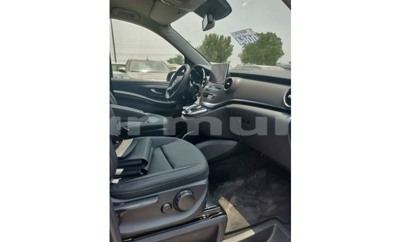 Buy Import Mercedes-Benz 250 Black Car in Import - Dubai in Region of Bouenza Buy Import Mercedes-Benz 250 Black Car in Import - Dubai in Region of Bouenza