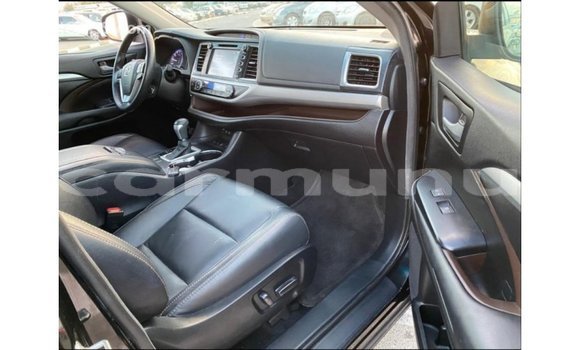 Buy Import Toyota Highlander Black Car in Import - Dubai in Region of Bouenza Buy Import Toyota Highlander Black Car in Import - Dubai in Region of Bouenza