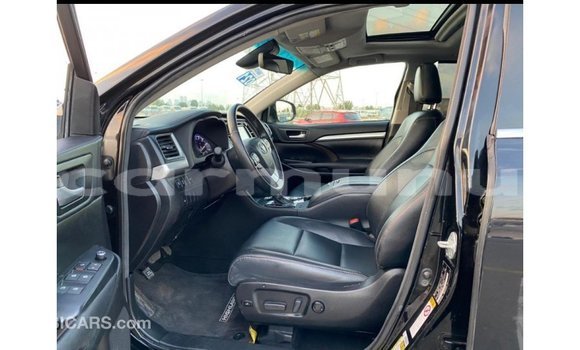 Buy Import Toyota Highlander Black Car in Import - Dubai in Region of Bouenza Buy Import Toyota Highlander Black Car in Import - Dubai in Region of Bouenza