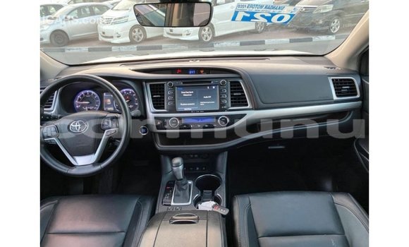 Buy Import Toyota Highlander Black Car in Import - Dubai in Region of Bouenza Buy Import Toyota Highlander Black Car in Import - Dubai in Region of Bouenza
