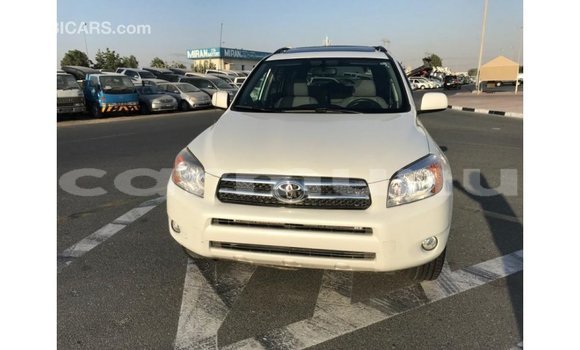 Buy Import Toyota HiAce White Truck in Import - Dubai in Region of Bouenza Buy Import Toyota HiAce White Truck in Import - Dubai in Region of Bouenza