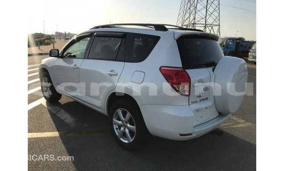 Buy Import Toyota HiAce White Truck in Import - Dubai in Region of Bouenza Buy Import Toyota HiAce White Truck in Import - Dubai in Region of Bouenza