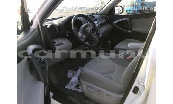 Buy Import Toyota HiAce White Truck in Import - Dubai in Region of Bouenza Buy Import Toyota HiAce White Truck in Import - Dubai in Region of Bouenza