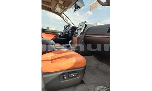 Buy Import Toyota Land Cruiser White Car in Import - Dubai in Region of Bouenza Buy Import Toyota Land Cruiser White Car in Import - Dubai in Region of Bouenza