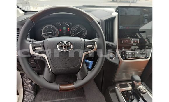 Buy Import Toyota Land Cruiser White Car in Import - Dubai in Region of Bouenza Buy Import Toyota Land Cruiser White Car in Import - Dubai in Region of Bouenza
