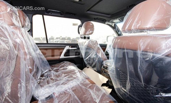Buy Import Toyota Land Cruiser Black Car in Import - Dubai in Region of Bouenza Buy Import Toyota Land Cruiser Black Car in Import - Dubai in Region of Bouenza