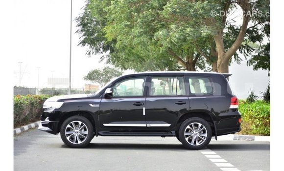 Buy Import Toyota Land Cruiser Black Car in Import - Dubai in Region of Bouenza Buy Import Toyota Land Cruiser Black Car in Import - Dubai in Region of Bouenza