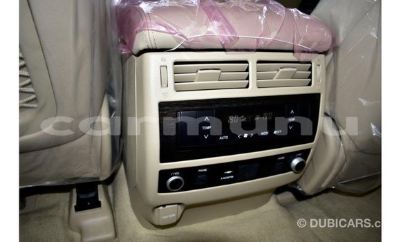 Buy Import Toyota Land Cruiser White Car in Import - Dubai in Region of Bouenza Buy Import Toyota Land Cruiser White Car in Import - Dubai in Region of Bouenza