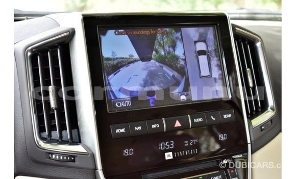 Buy Import Toyota Land Cruiser White Car in Import - Dubai in Region of Bouenza Buy Import Toyota Land Cruiser White Car in Import - Dubai in Region of Bouenza