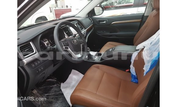 Buy Import Toyota Highlander Black Car in Import - Dubai in Region of Bouenza Buy Import Toyota Highlander Black Car in Import - Dubai in Region of Bouenza