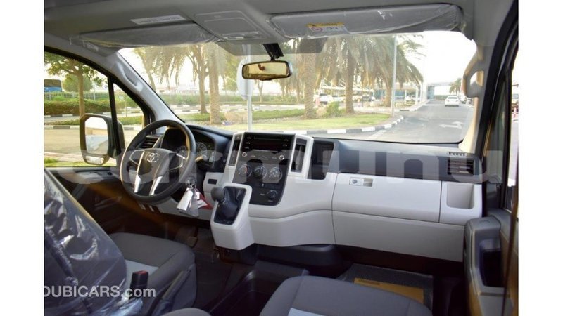 Big with watermark toyota hiace r%c3%a9gion de la bouenza import dubai 2242