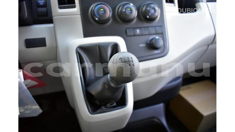 Big with watermark toyota hiace r%c3%a9gion de la bouenza import dubai 2242