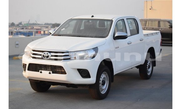 Buy Import Toyota Hilux White Car in Import - Dubai in Region of Bouenza Buy Import Toyota Hilux White Car in Import - Dubai in Region of Bouenza