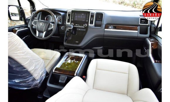 Buy Import Toyota Granvia White Car in Import - Dubai in Region of Bouenza Buy Import Toyota Granvia White Car in Import - Dubai in Region of Bouenza