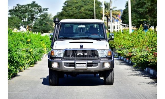 Buy Import Toyota Land Cruiser Other Car in Import - Dubai in Region of Bouenza Buy Import Toyota Land Cruiser Other Car in Import - Dubai in Region of Bouenza