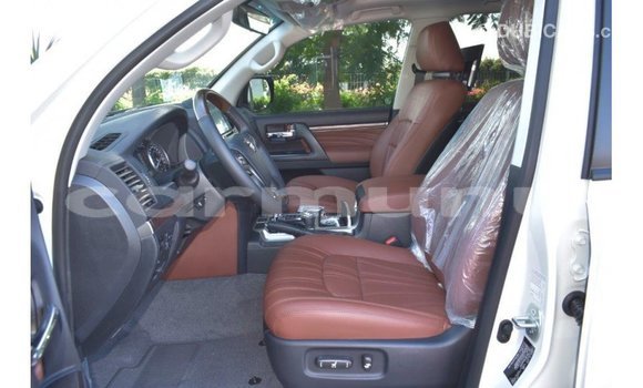 Buy Import Toyota Land Cruiser White Car in Import - Dubai in Region of Bouenza Buy Import Toyota Land Cruiser White Car in Import - Dubai in Region of Bouenza
