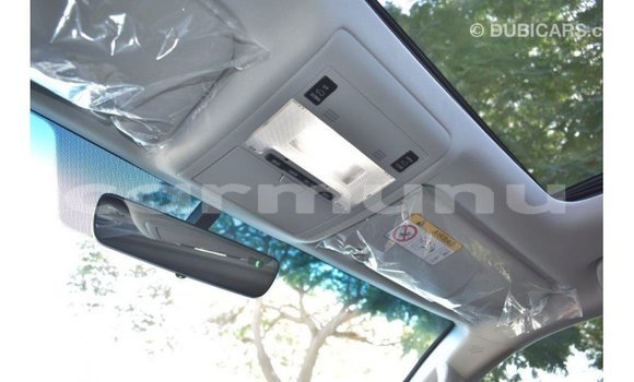 Buy Import Toyota Land Cruiser White Car in Import - Dubai in Region of Bouenza Buy Import Toyota Land Cruiser White Car in Import - Dubai in Region of Bouenza